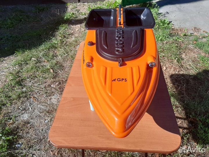 Прикормочный кораблик