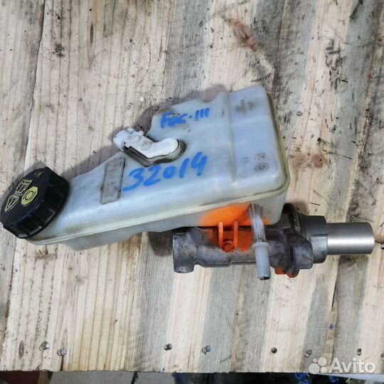 Главный тормозной цилиндр Ford Focus 3