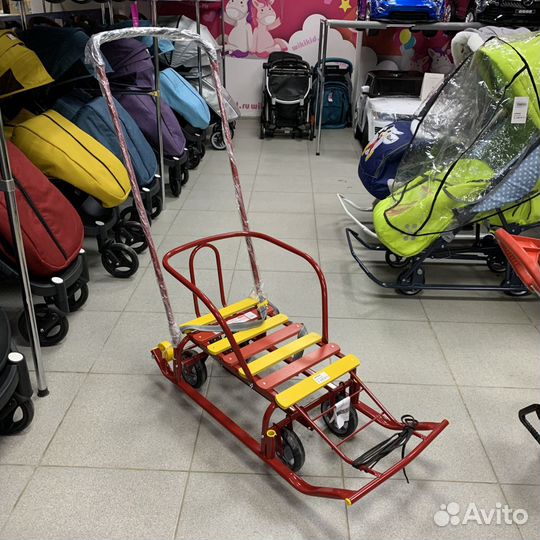 Санки с толкателем 