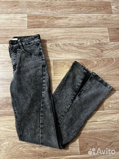 Джинсы