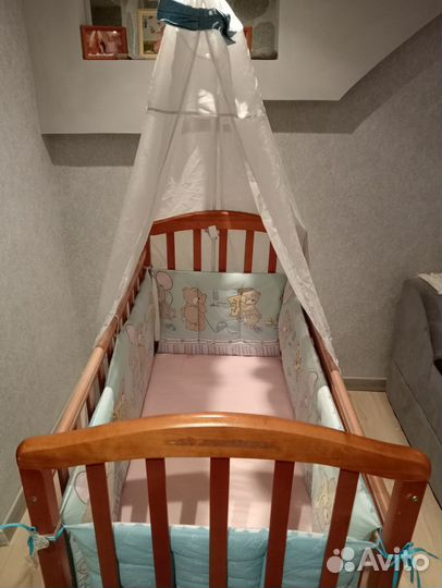 Детская кроватка
