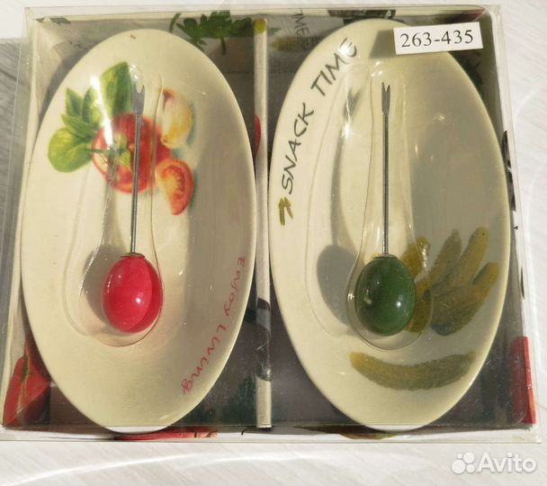 Новый набор столовой посуды для сервировки