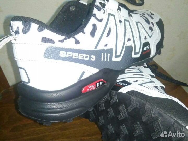 Кроссовки 43