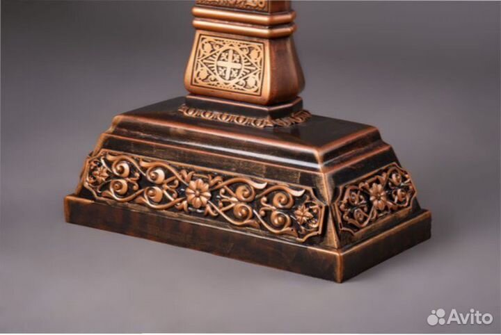 Крест могильный каменный