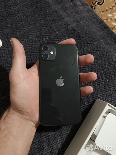 iPhone 11, 64 ГБ