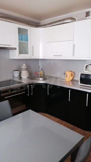 3-к. квартира, 87 м², 1/9 эт.