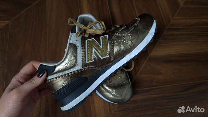 Кроссовки золотые new balance оригинал