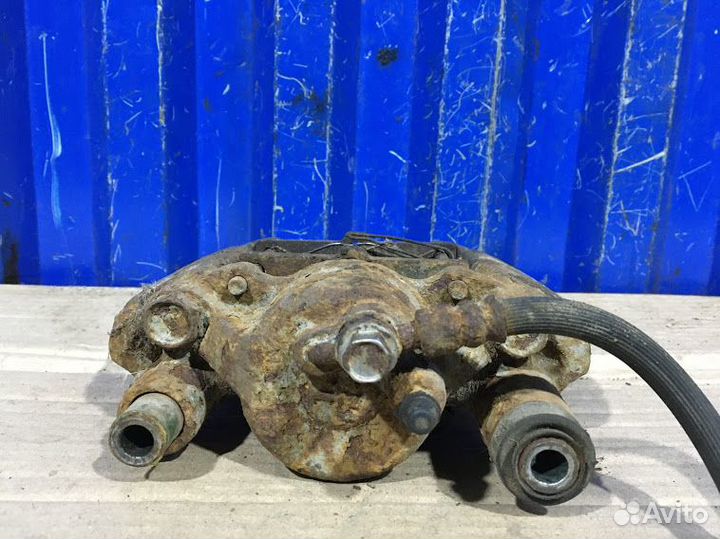 Суппорт передний правый Mazda Familia BHA6R 1.6 B6