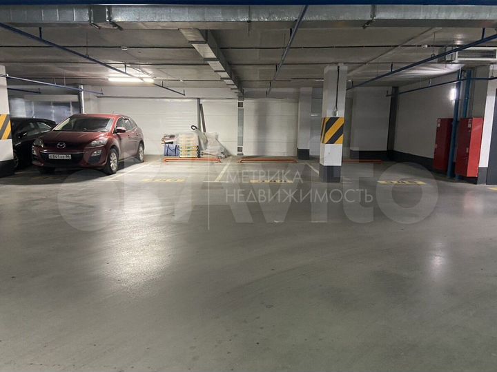 Машиноместо, 16 м²