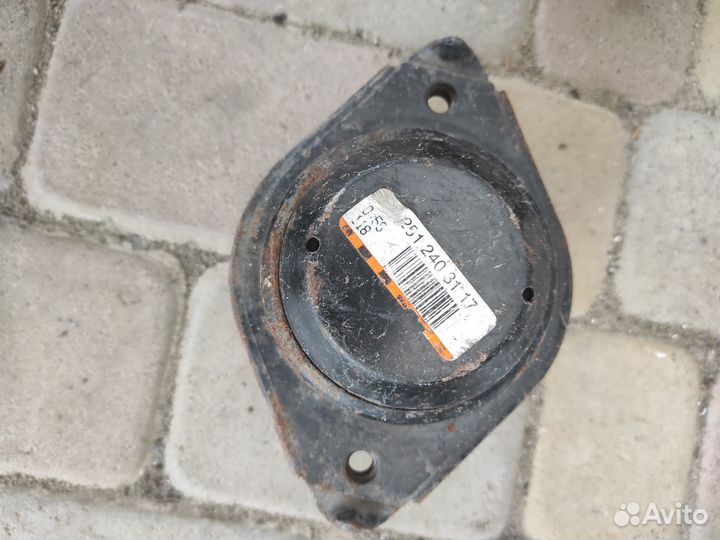 Подушка двигателя Mercedes Ml W164