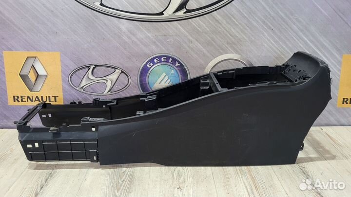 Консоль между сидений центральная Nissan teana J32