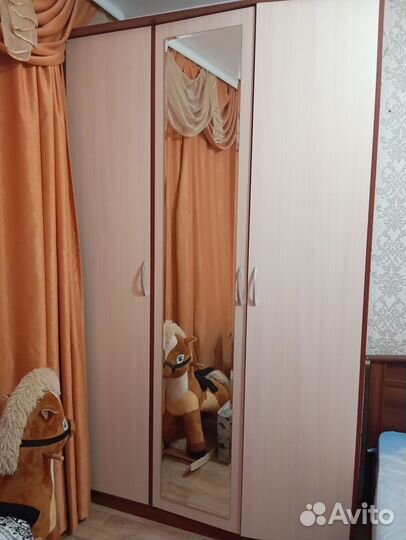 Детская кроватка, шкаф