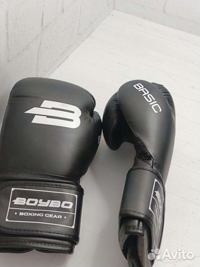 Боксерские перчатки