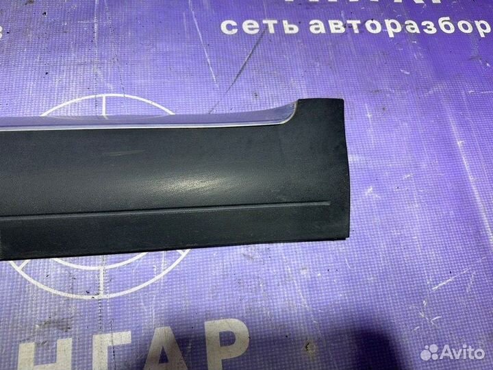 Накладка двери задняя левая Volkswagen Touareg 7L