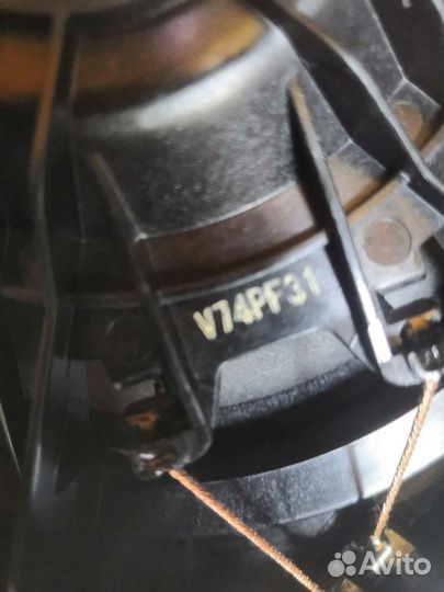 Задний динамик в полку Toyota Camry 55 50 2016г