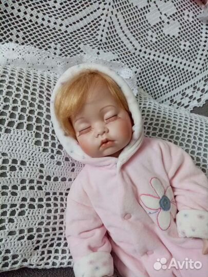 Кукла фарфоровая коллекционная