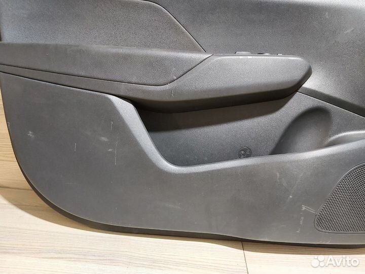 Обшивка двери передней левой Hyundai Solaris 2