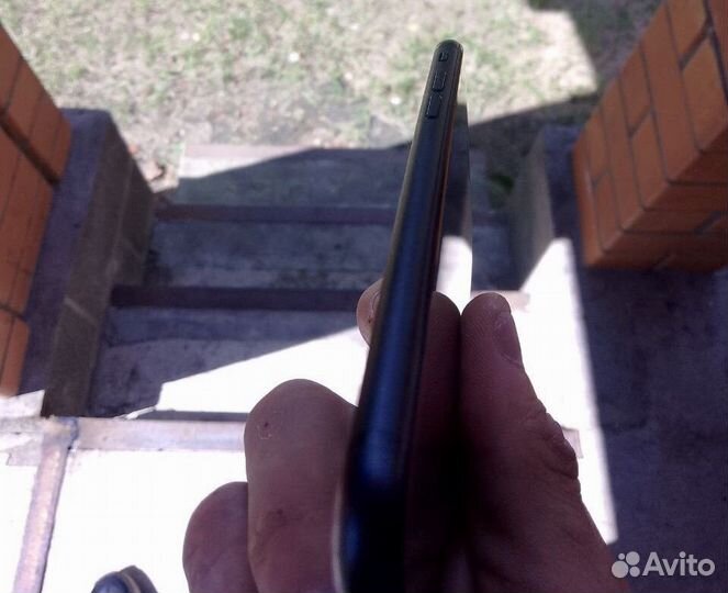 Телефон iPhone 7