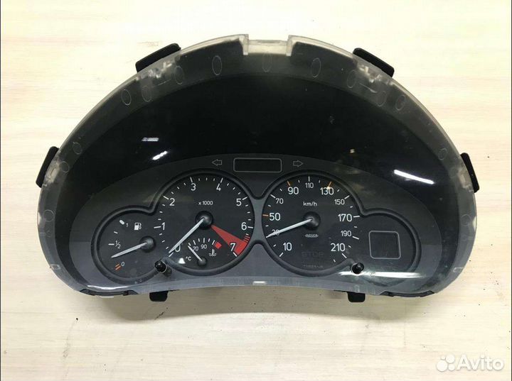 Щиток приборов Peugeot 206