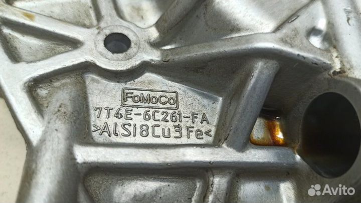 Кронштейн правый Ford Explorer U502 2011-2019