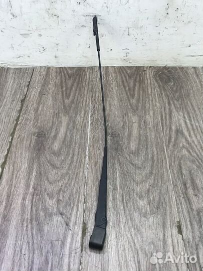 Поводок дворника задний Opel Insignia хетчбэк 5-ти