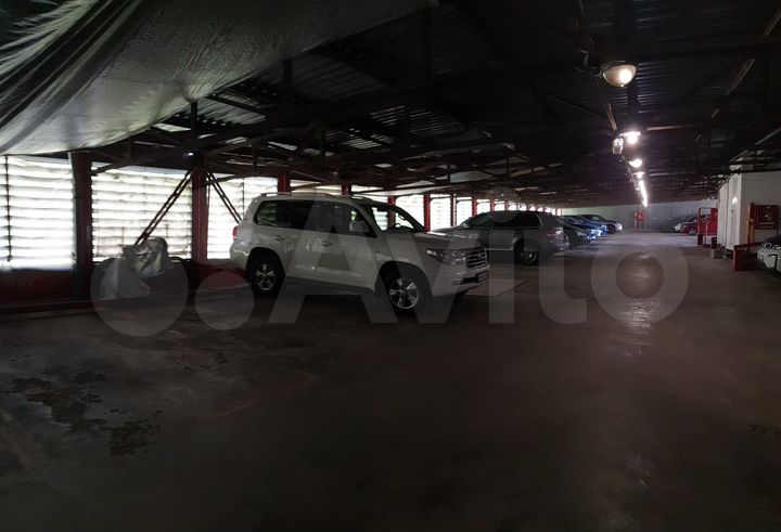 Машиноместо, 13 м²