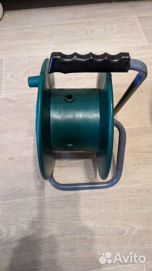 Катушка для поливочного шланга