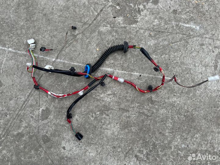 Проводка задней правой двери Suzuki SX-4 Сузуки