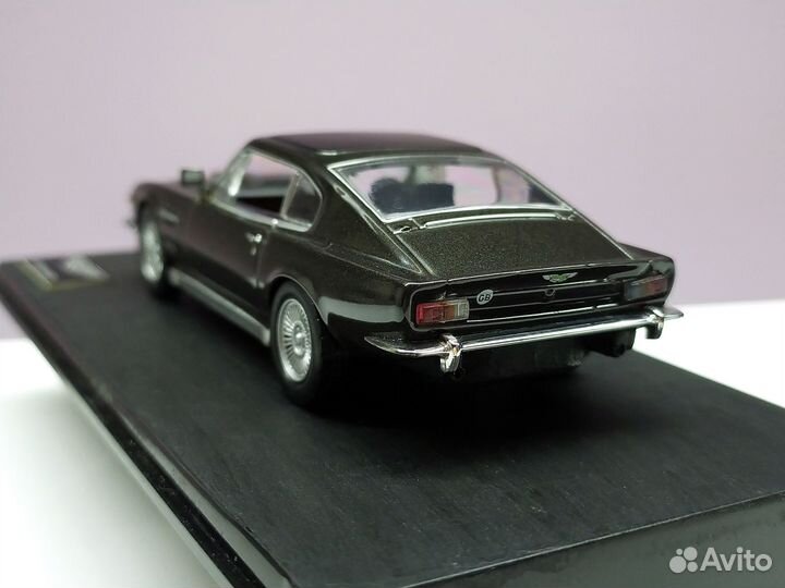 1:43 Aston Martin V8 Vantage Coupe