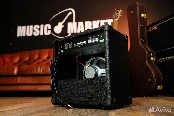 Комбоусилитель Belcat + аксессуары