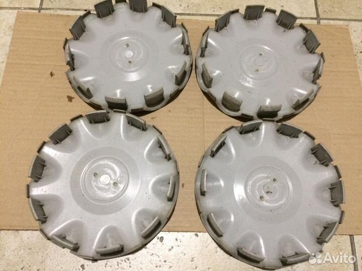 Комплект колпаков Nissan