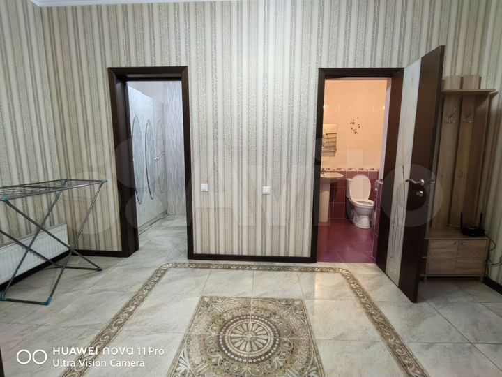 2-к. квартира, 70 м², 2/2 эт.