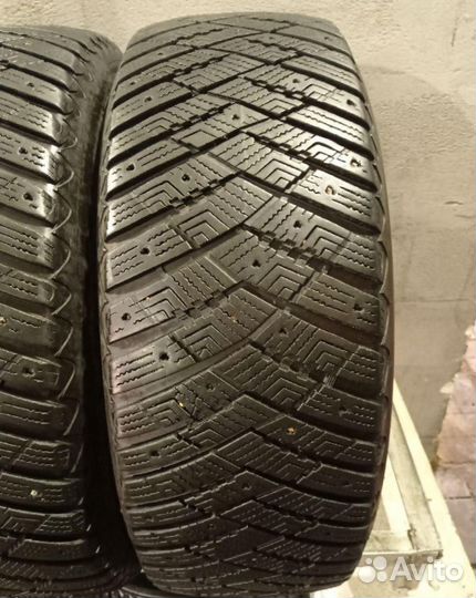 Goodyear UltraGrip Ice Arctic SUV 255/60 R18 99W