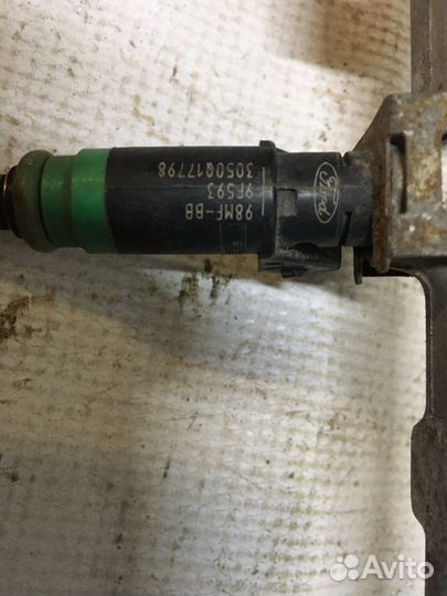 Топливная рейка(рампа) Ford Focus 1