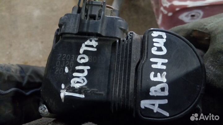 Заслонка дроссельная на Тойота Авенсис 01г