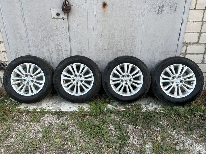 Штатные колеса Тойота Кроун 215/60/16 5х114,4