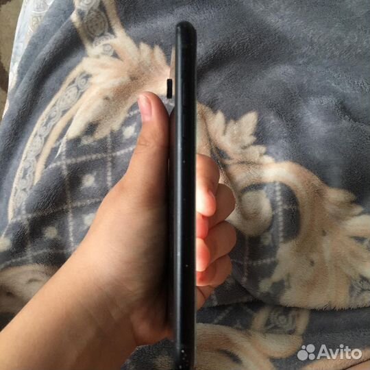Телефон iPhone хр