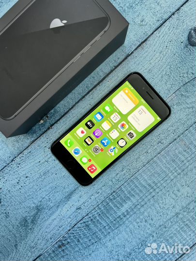 iPhone 8, 64 ГБ