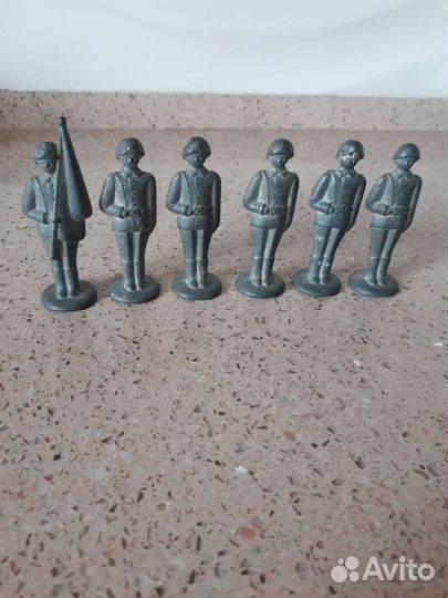 Солдатики дзи СССР оловянные и пластиковые