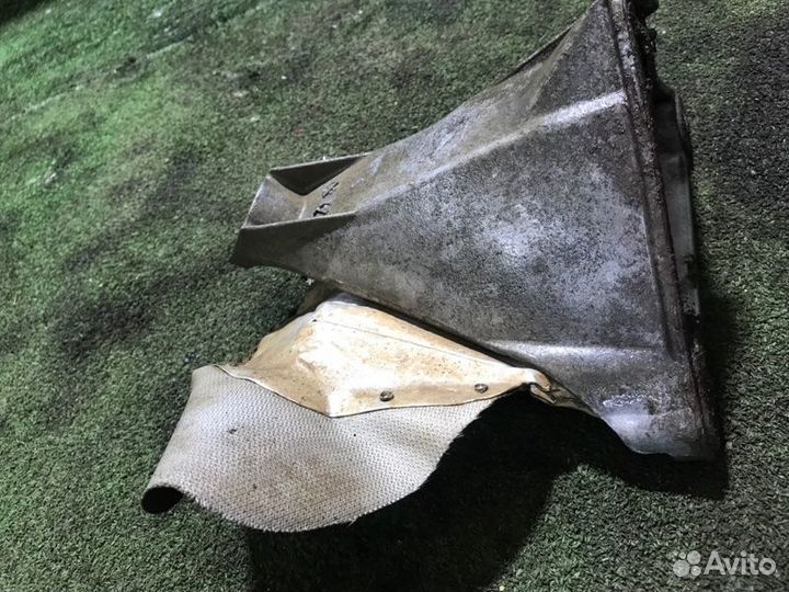 Лапа двигателя Volkswagen Passat B5 ATW 1.8