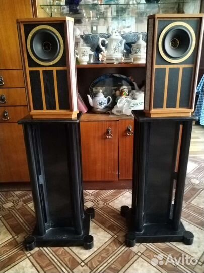 Подставки под колонки