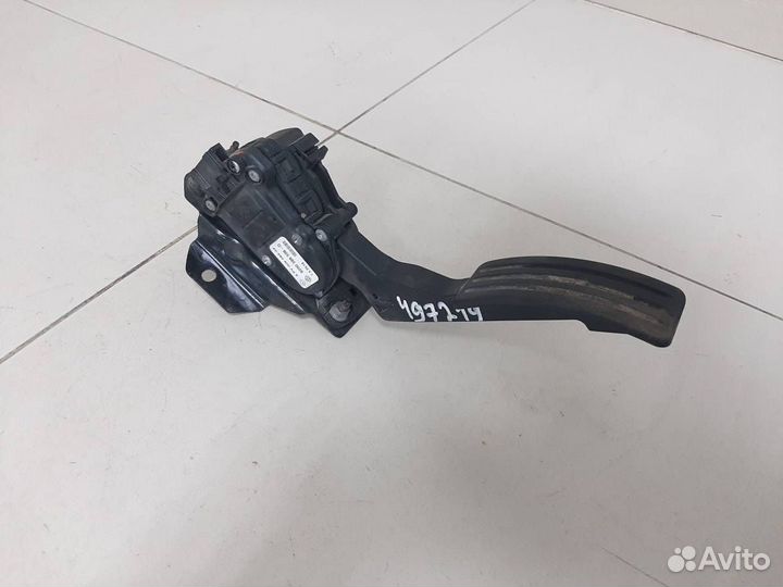 Педаль газа Nissan Almera 3 G11, G15 2012