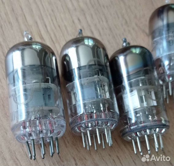 Индикаторная лампа ин-4. Радиолампы