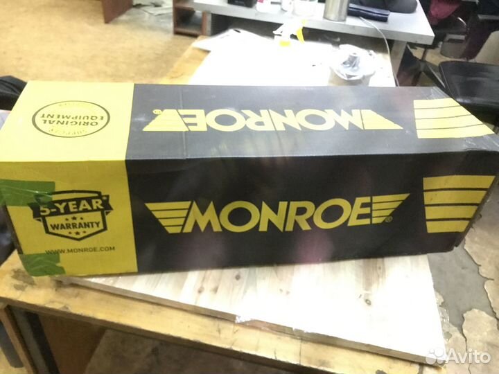 Амортизатор передний Фольксваген Т5 Т6