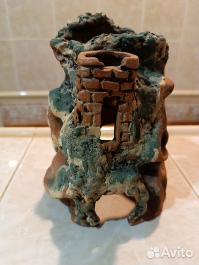 Замок для аквариума