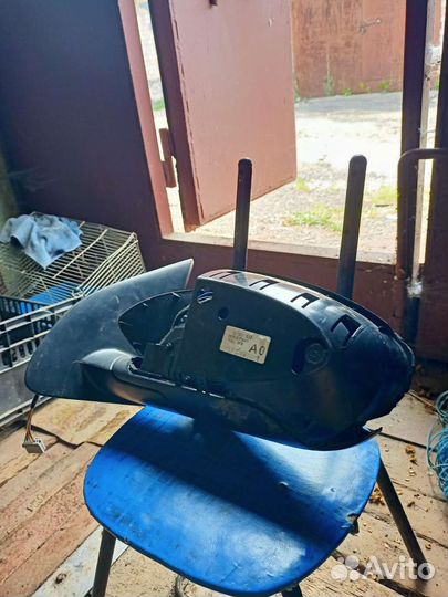 Боковое зеркало