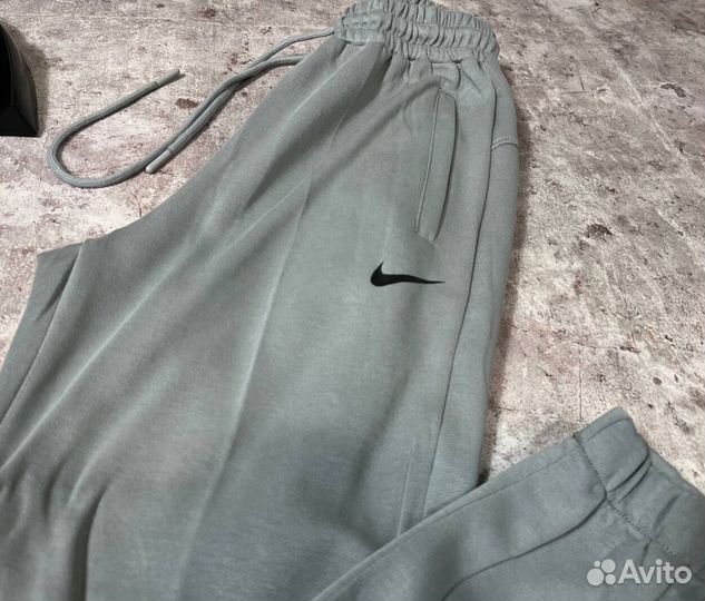 Спортивные костюмы Nike