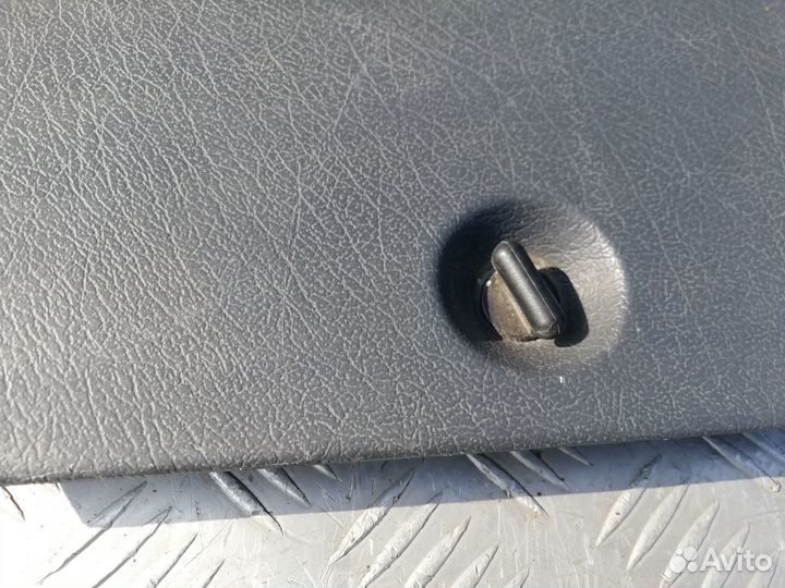 Крышка вещевого отсека Peugeot Partner M49