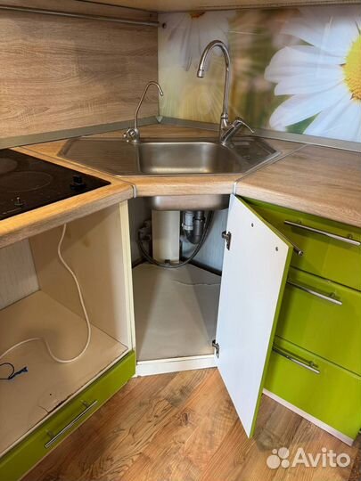 Продам кухонный гарнитур бу