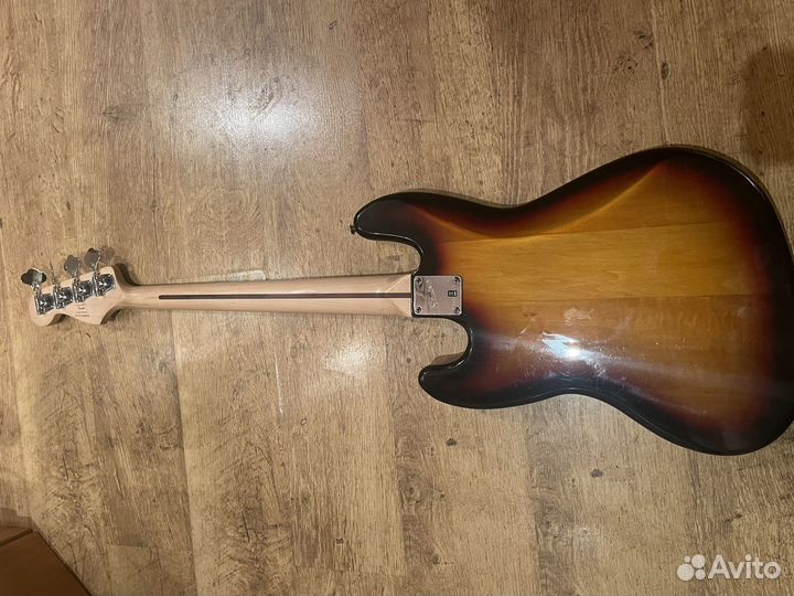 Бас гитара squier jazz bass